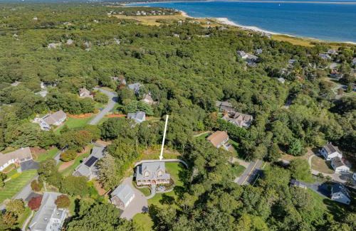Harwich Port House | 42 Julien Road Harwich Port - Red River Retreat
