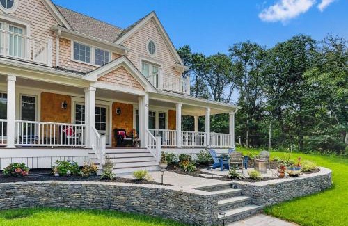 Harwich Port House | 42 Julien Road Harwich Port - Red River Retreat
