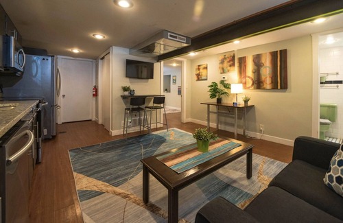 Sunnyside House | 420 Sunnyside Compound w Game Room