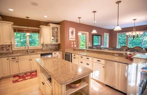 Lincoln House | 4200 Square Foot Family Getaway with Amazing Views of Loon Mountain - Lincoln NH