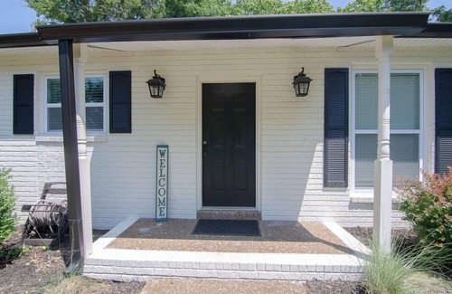 Franklin House | 421A Eddy · Downtown Franklin Fun! 1 mile to all the fun