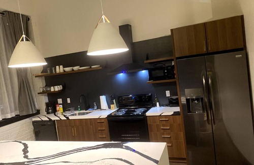 North Oakland Apartment | 424 Gold Way-Apt. 302