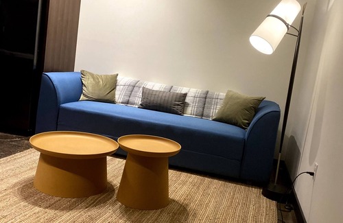 North Oakland Apartment | 424 Gold Way-Apt. 303