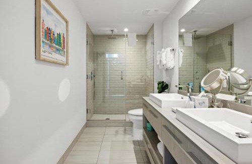 Hollywood South Central Beach House | 42nd Floor Penthouse 3 BDR in Hyde Beach House