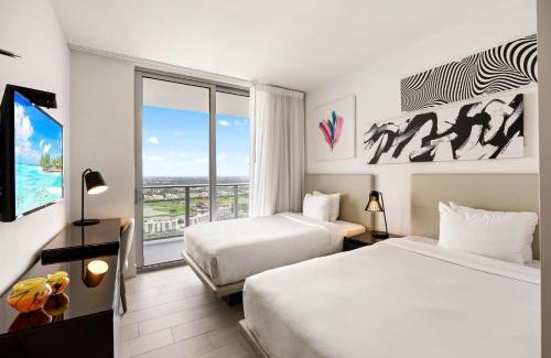 Hollywood South Central Beach House | 42nd Floor Penthouse 3 BDR in Hyde Beach House