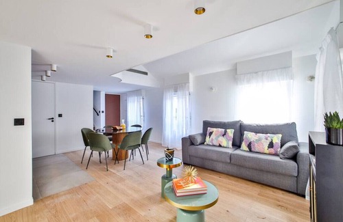 L'Europe Apartment | 43. Duplex 4 person St Lazare Galerie LaFayette 8èm