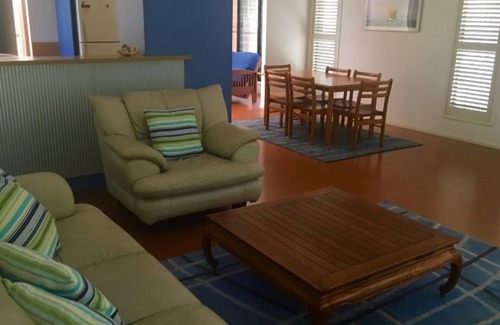 Rainbow Beach House | 43 Satinwood Drive - Rainbow Shores. Pet Friendly and Air Conditioned!