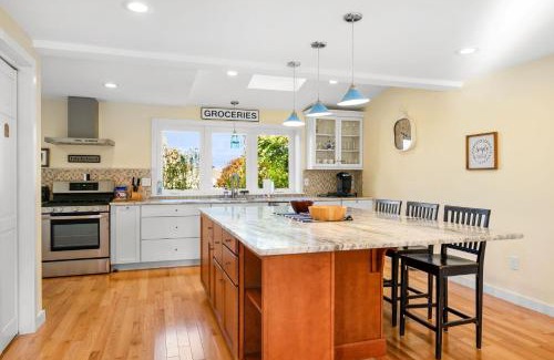 Sandwich House | 43 Tupper Avenue Sandwich- Mermaid Rose