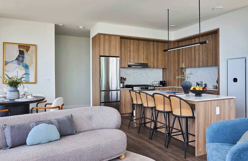 The Loop Apartment | 43rd-Floor Luxury Escape + Lake Views