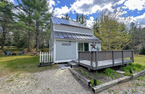 Twin Mountain House | 43TV peaceful mountain retreat fireplace firepit large yard WiFi
