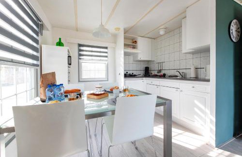 Oisterwijk Ski Chalet | 44, Gelegen nabij de kampina met 80 vennen!