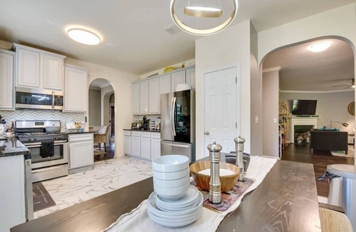 Snellville House | 441) Beautiful decor + tons of space!