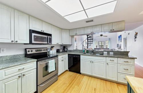 Port Charlotte House | 4410 Warren 317