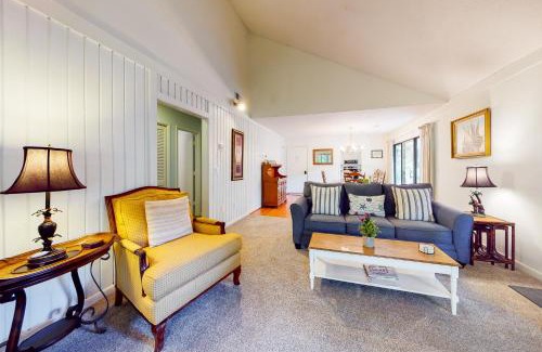 West Beach House | 442 Oceanwoods