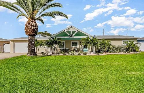Convair Cove House | 445 Watts Way