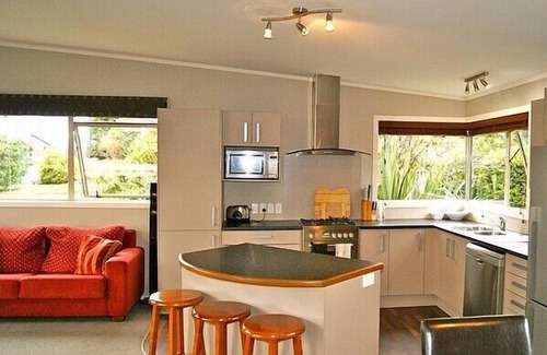 National Park Village Cottage | 45 Below - National Park Holiday Home