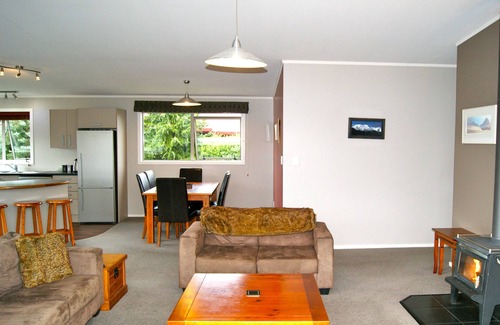 National Park Village Cottage | 45 Below - National Park Holiday Home