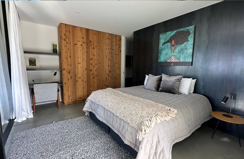 Closeburn Villa | 45 Degrees South|BBQ |Hot Tub |Private