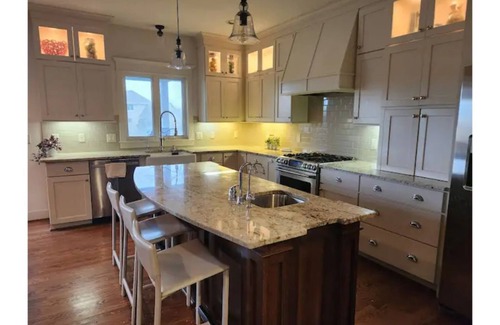 Grimes House | 4624 Luxury family home