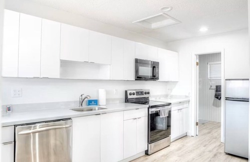 East Little Havana Apartment | 470 SW 7th st - Apt 47 · Spacious 1BR – Walk to City Centre + Free Parking