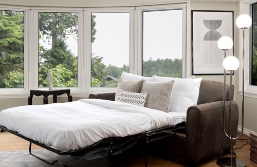 Upper Lonsdale Apartment | 474 Brand St