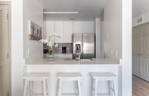 Charlotte Center City Apartment | 4B/2BA Luxury Central Apartment with Gym