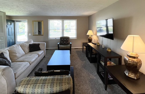 West Henrietta House | 4b2b house with new renovation 6mins drive to RIT