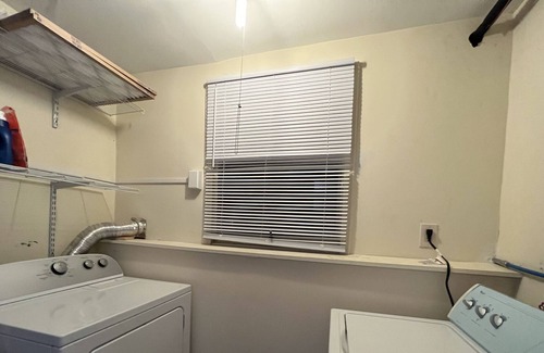 West Henrietta House | 4b2b house with new renovation 6mins drive to RIT