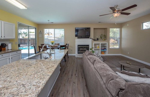 Roosevelt House | 4bd 2 ba Home with Pool Near Airport and Hwys
