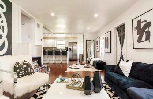 West Palm Beach House | 4BD 2BA - Black&White ArtBNB - Antique Row WPB