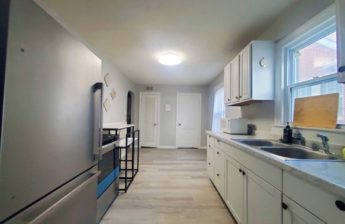 Southside House | 4Bd 2Ba Duplex@Central Louisville
