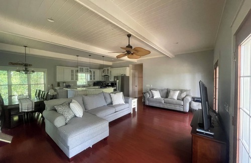 Newville House | 4bd/3ba Lake Kosh/Rock River Lake House Private Pier, Decks, FirePit 2 Acres