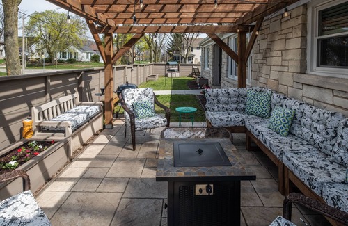 Wauwatosa House | 4BD Central to Top Attractions, Quiet Walkable Area