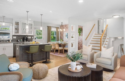 Wendover - Sedgewood House | 4BD Cozy Getaway - Eclectic, Central, Near Airport