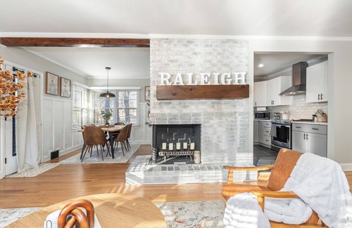 Downtown House | 4BD Cozy Urban Escape 5 Mins to DWTN & WakeMed. Movie Room and Arcade Game!