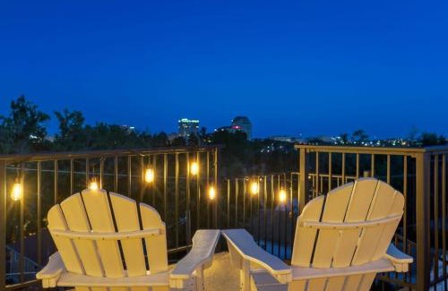 Colorado Springs House | 4BD Home w Rooftop Patio Fire Pit & Mountain Views