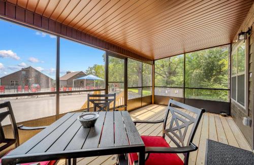 Lampe House | 4BD Lodge at Table Rock Lake - Near Marina - Pool - FREE TICKETS INCLUDED - BBH