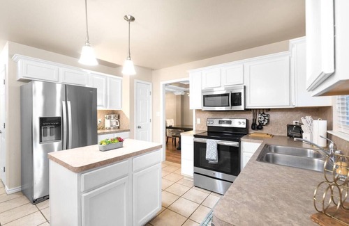 South Side House | 4BDR+PrivatePool+Game Room+BBQ+FirePit+Fits12
