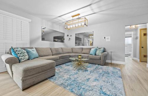 Las Vegas House | 4bdrm 2 Bath Pool Close To Strip Conventions