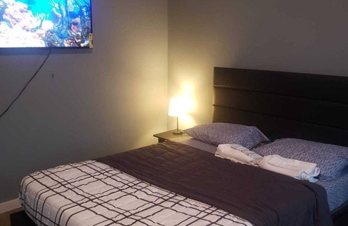 Newark Apartment | 4Bdrm and 2battrm centrally located in Newark close to NY/EWR/Berth Israel Hosp