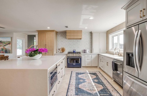 Granbury House | 4BDRM Luxury Lakehouse HotTub, Firepit & BoatDock