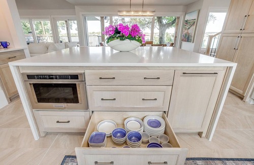 Granbury House | 4BDRM Luxury Lakehouse HotTub, Firepit & BoatDock