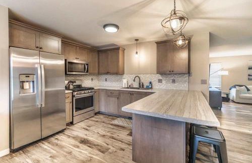 Green Bay House | 4Bedrooms 2 and 1 Half Bath Home for 9 Kid and Game Ready