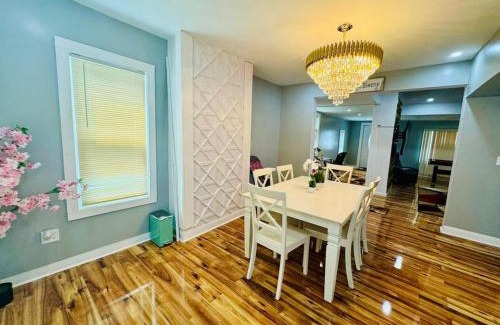 Buffalo House | 4BR-1.5BA Electric Vehicle Charger-25min Falls