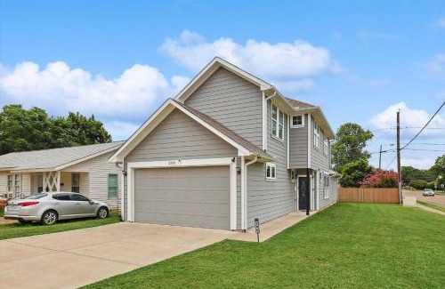 Central Arlington House | 4BR 2,5BA Holiday Home in the Heart of Cowboy Nation