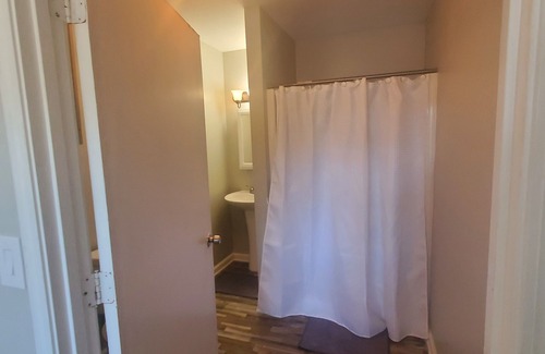 Austell House | 4BR/2BA Spacious,Private & Convenient Location to everything