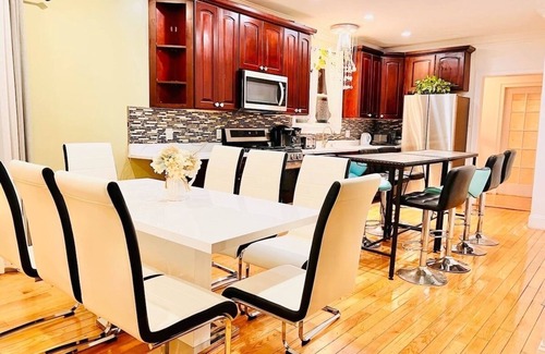 Quincy Apartment | 4BR 2BATH 7BED WOLLASTON BEACH.NearBOSTON1