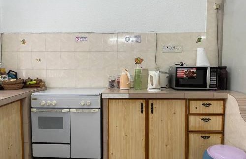 Bayan Lepas House | 4BR 2Storey Terrace Homestay at Bukit Jambul by SK Vacation Homes