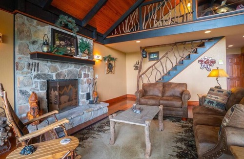 Young Harris Cabin | 4BR, 3.5BA, firepit, game room