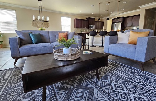 Raisin House | 4br/3ba Peaceful Hummingbird Hideaway in Clovis, CA